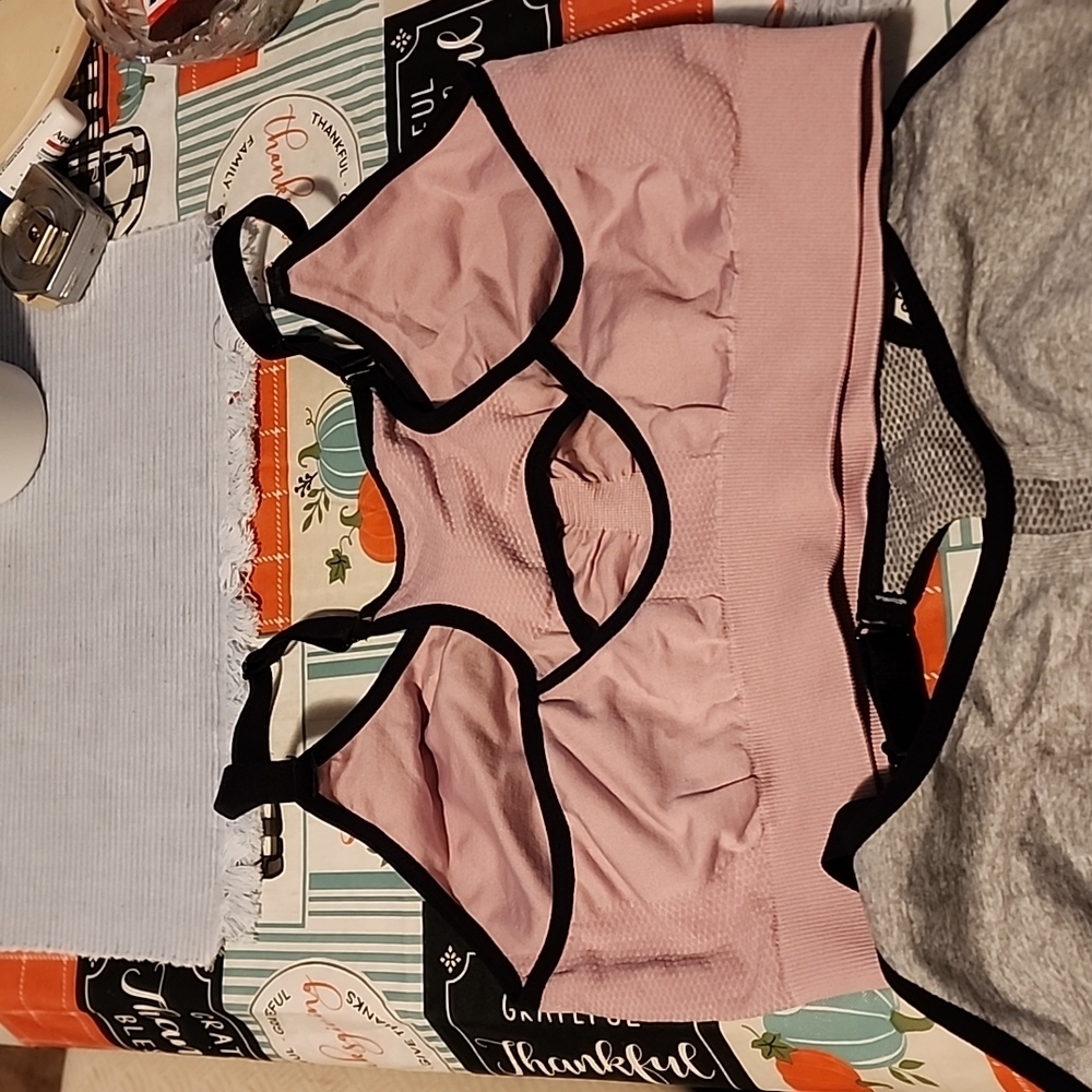 Reebox sports bras - Picture 3 of 8